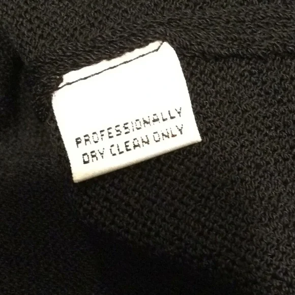 VINTAGE GORGEOUS!, “ST. JOHN” LOGO SWEATER - Picture 7 of 8